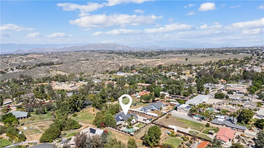16872 Iris, Riverside, California 92504