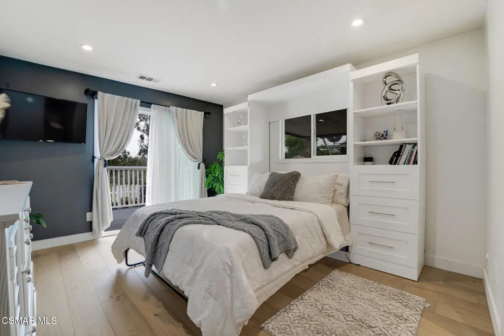 Primary bed