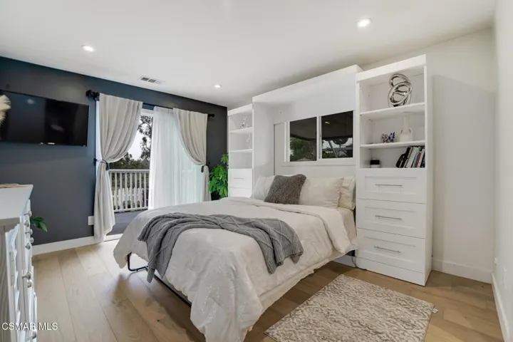 Primary bed
