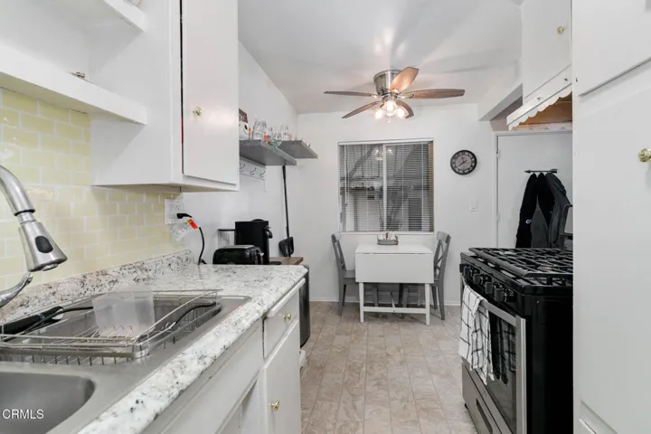 132 Pointsettia Ave-34