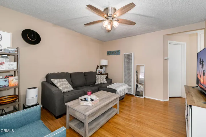 132 Pointsettia Ave-30