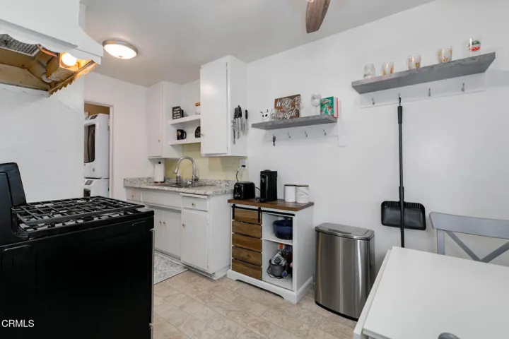 132 Pointsettia Ave-32