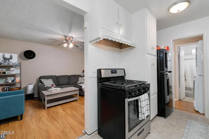 132 Pointsettia Ave-33