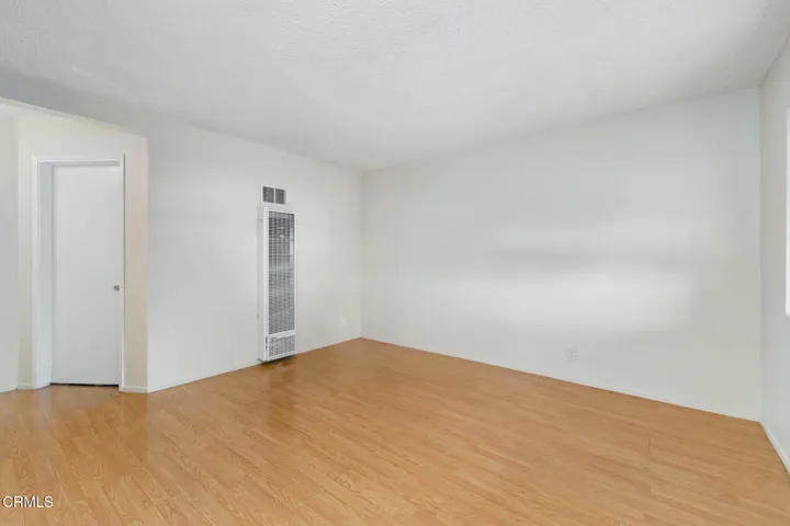 132 Pointsettia Ave-19