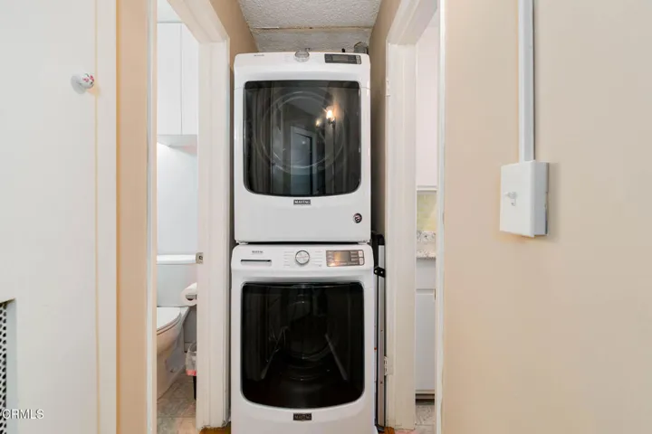 132 Pointsettia Ave-35