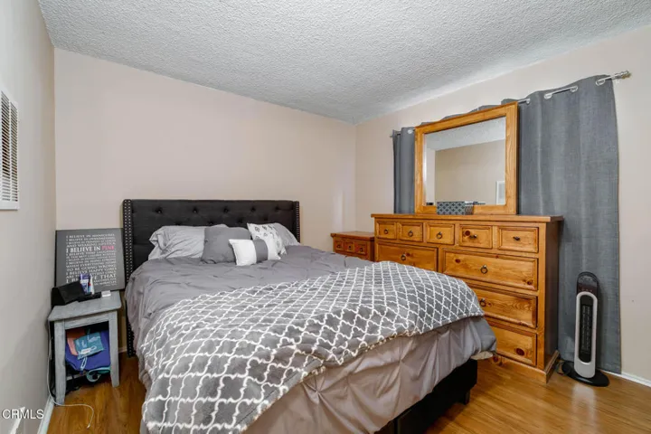 132 Pointsettia Ave-36