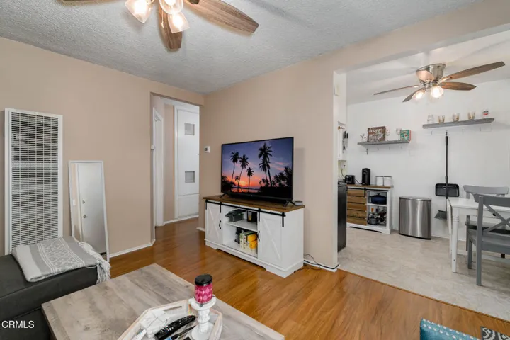 132 Pointsettia Ave-31