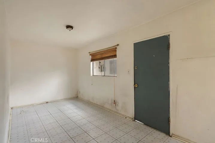 Vacant Unit Living Room + Entry
