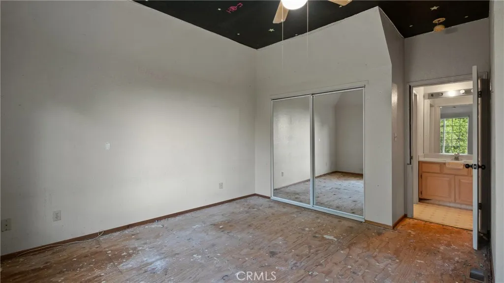 Nice ceiling height.