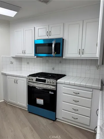 Kitchen new stove and microwave 2