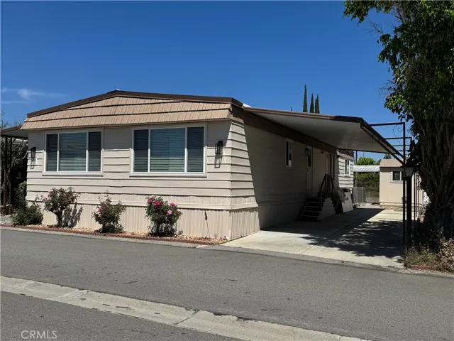 Front of House Driveway and shed view