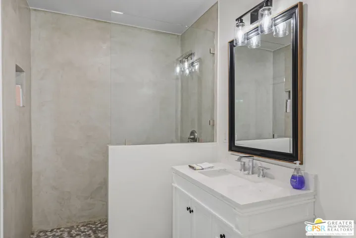 Casita bathroom
