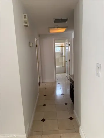 hallway to the bedrooms