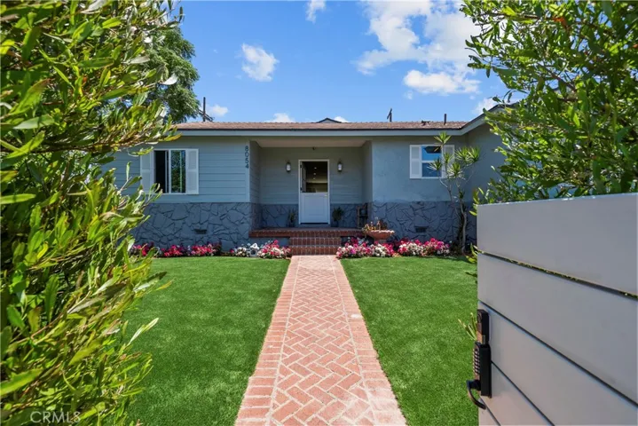 8054 Welcome Home!
