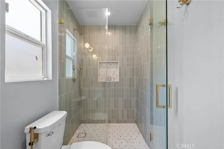 Primary en-suite with extra large walk-in shower