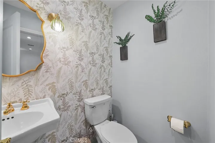 Powder room
