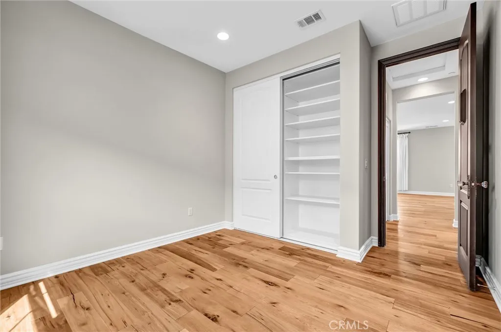Bedroom 2 (next to Laundry Area)