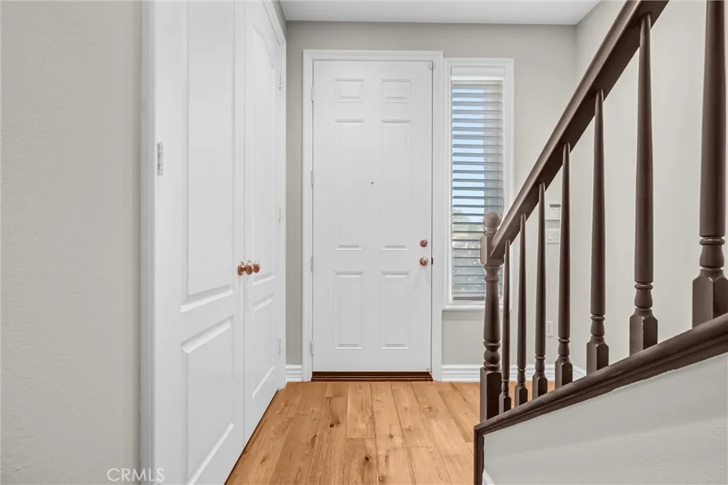 w/ Hardwood Flooring