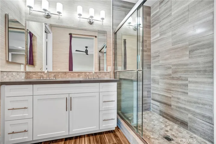 Fully Upgraded Primary Bath