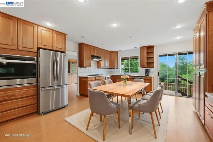 Eat-In Kitchen - Digitally Staged