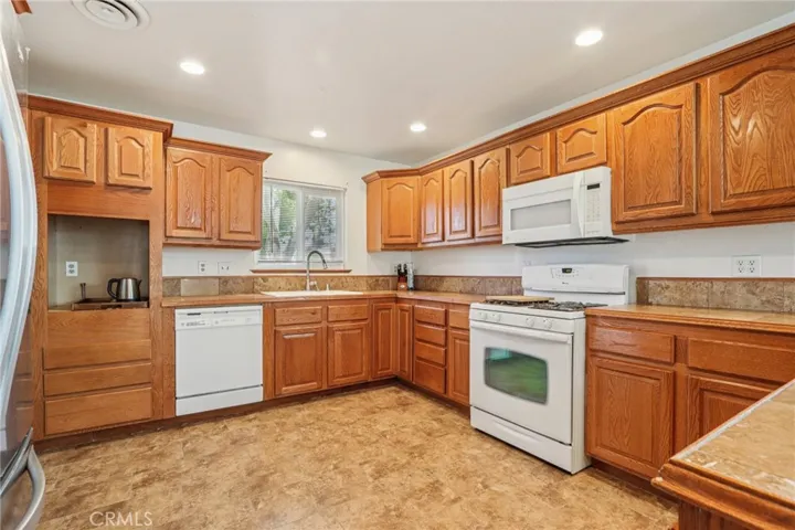 5209 W Avenue M8, Lancaster, California 93536