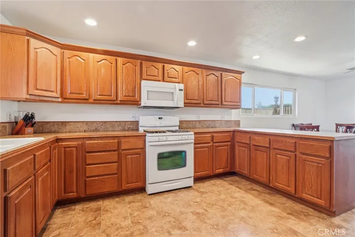 5209 W Avenue M8, Lancaster, California 93536