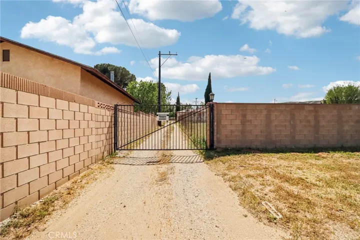 5209 W Avenue M8, Lancaster, California 93536