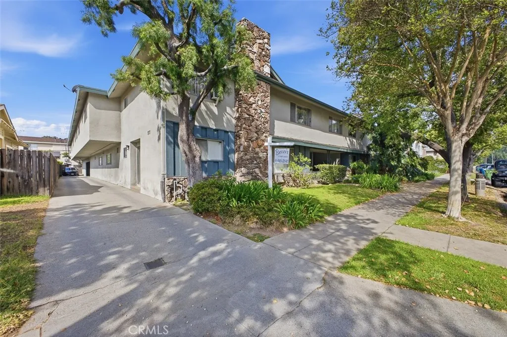 411 N Chapel