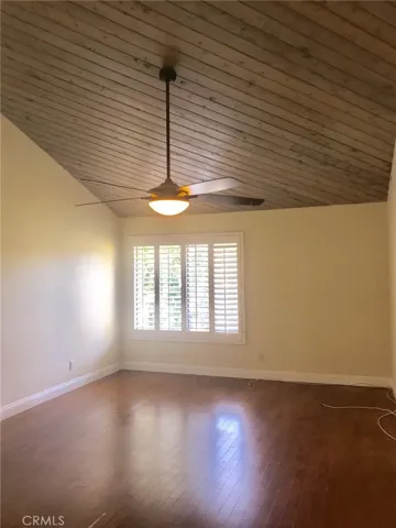 17807 Devonshire Street 4, Northridge, California 91325