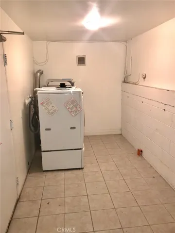 17807 Devonshire Street 4, Northridge, California 91325