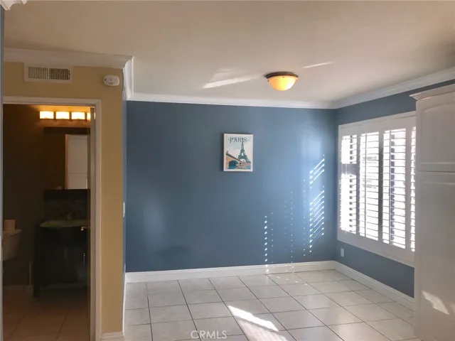 17807 Devonshire Street 4, Northridge, California 91325
