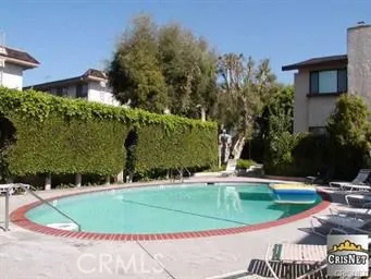 17807 Devonshire Street 4, Northridge, California 91325