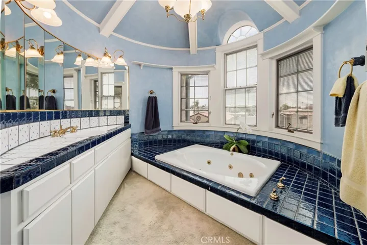 Primary bath with jetted tub