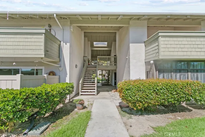 8633 Portola Court 17e, Huntington Beach, California 92646