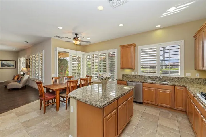 31-Kitchen and Dining