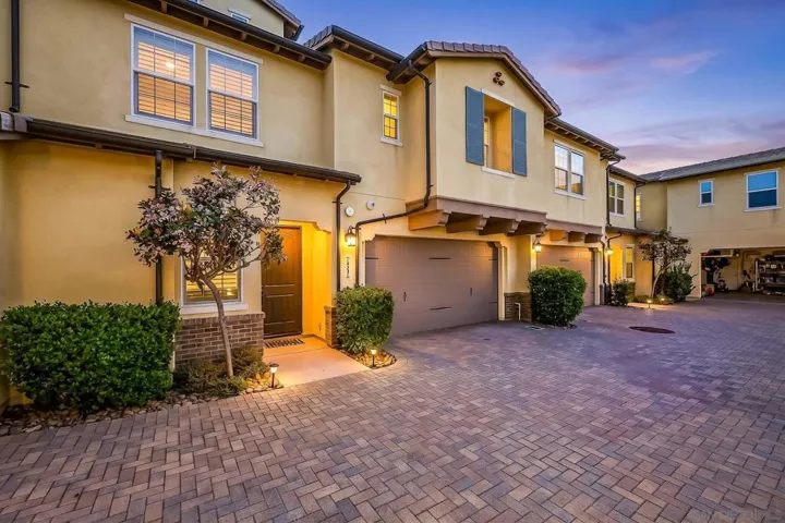 https://zimg.paragon.ice.com/ParagonImages/Property/PA/SDMLS/260008027/1/533/400/7e4153378b08e21dbff9130cd5dd2993/3/8c88a9e4a58fddf2bb979ed2c81abe50/260008027-2abf41c1-cf38-4253-88a8-9f0078ac5435.JPG