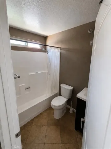 bathroom 2 Virtually staged photos.