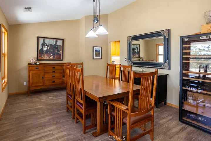 Dining room.