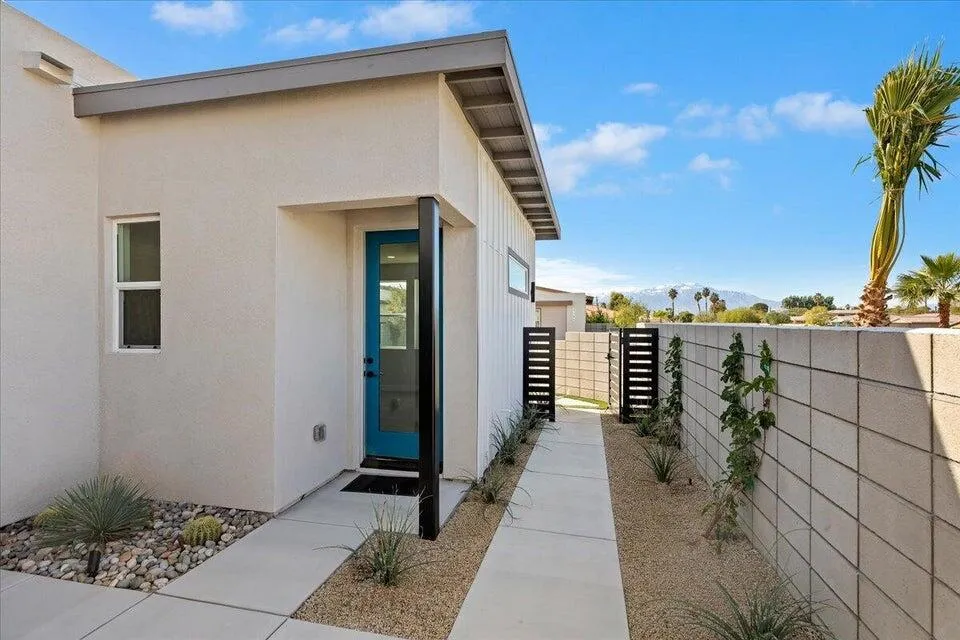 casita Entrance