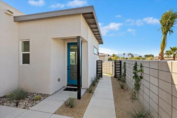 casita Entrance