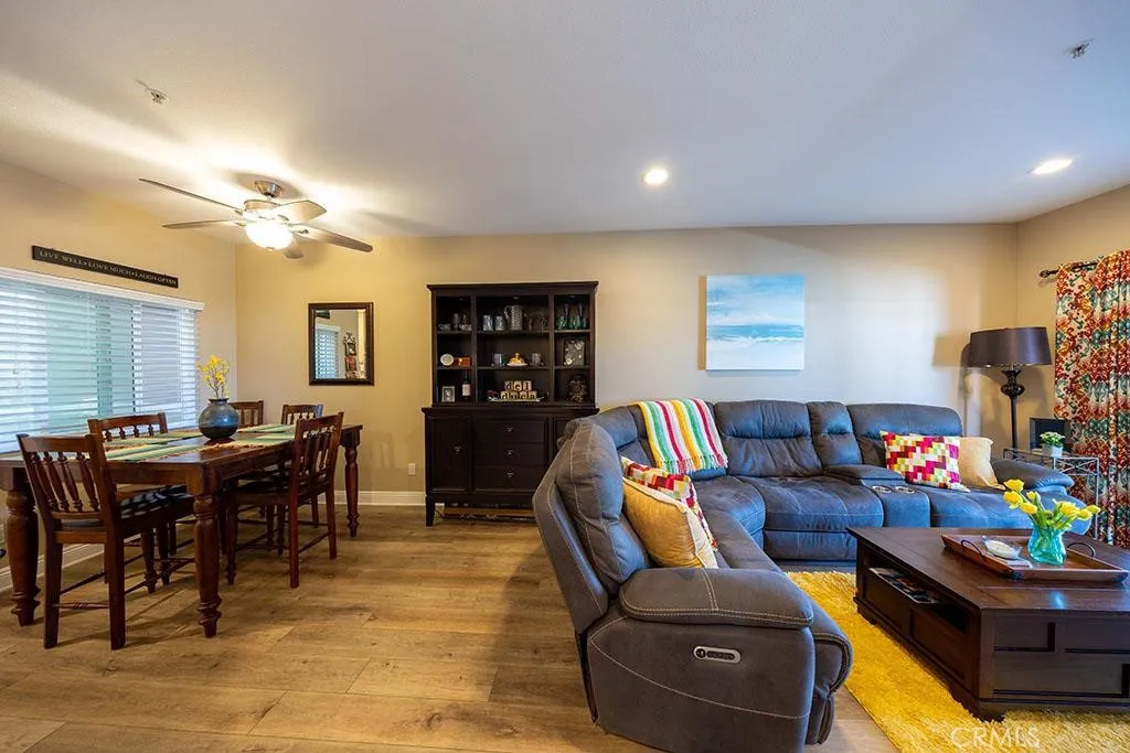 living room/dining