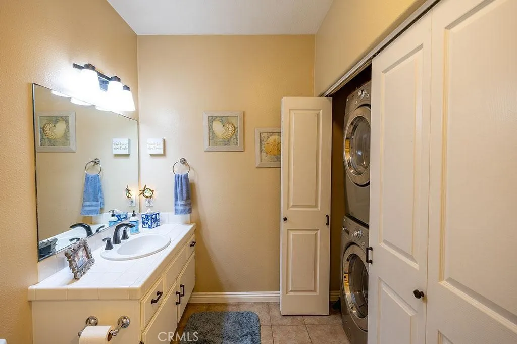 guest bathroom/laundry