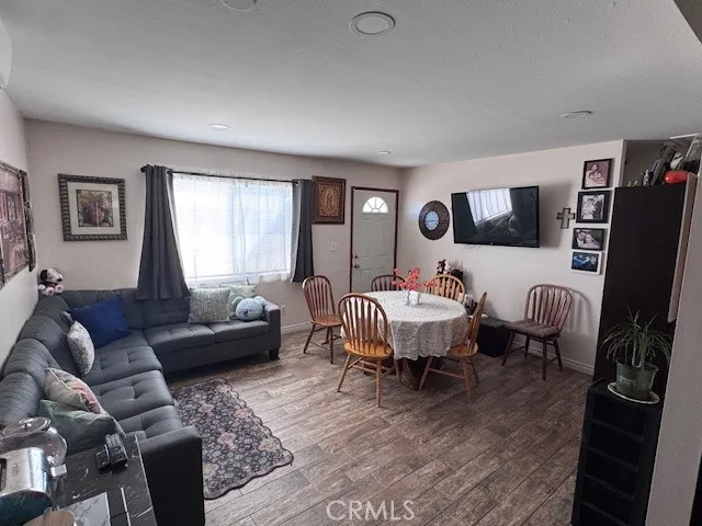11918 Hemlock, Hesperia, California 92345