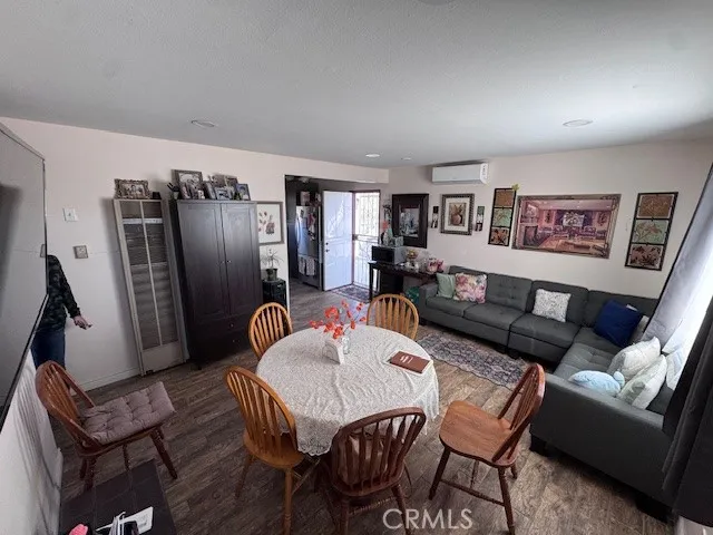 11918 Hemlock, Hesperia, California 92345