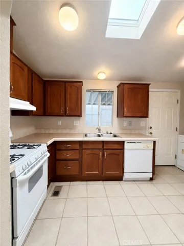 4201 Topanga Canyon Boulevard 21, Woodland Hills, California 91364