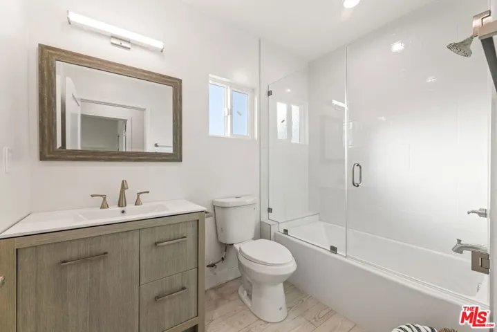 2-story ADU - upstairs BA 1