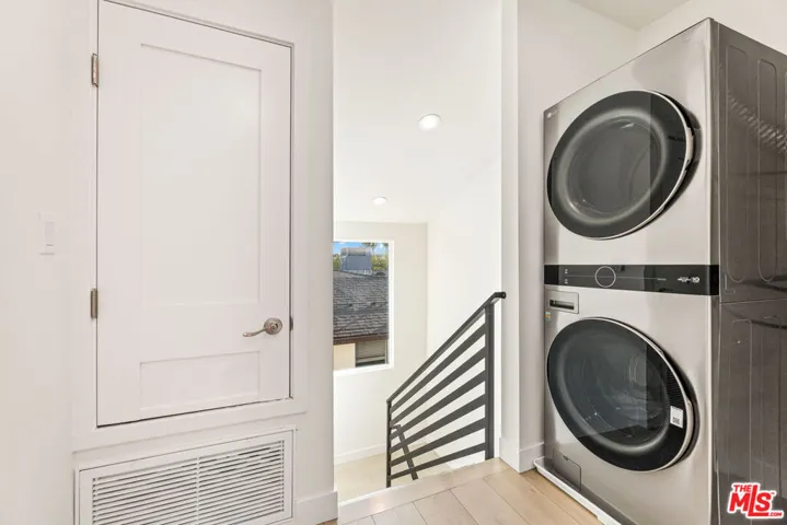 2-story ADU - washer/dryer