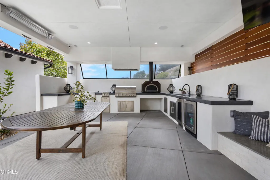 Outdoor Kitchen