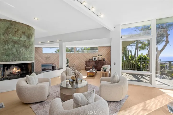 Located in the heart of Laguna Beach’s highly sought-after Village neighborhood, just moments from world-class beaches, galleries, restaurants, and boutiques, this architecturally exceptional ocean-view residence is truly one of a kind.