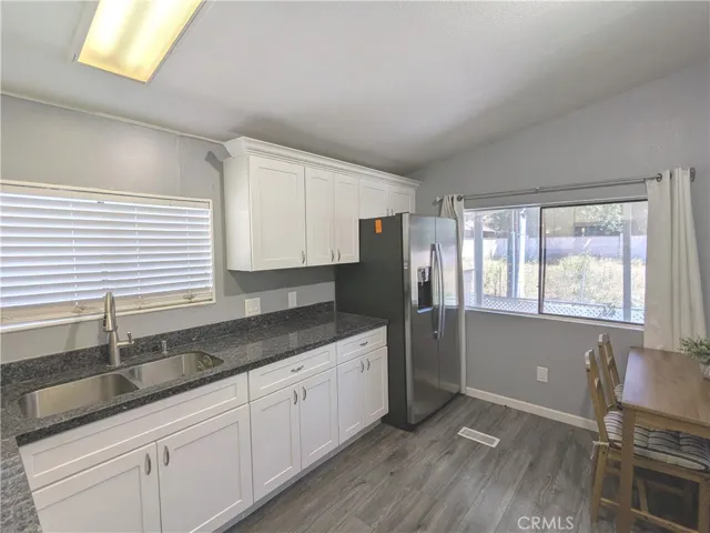GRANITE countertops!